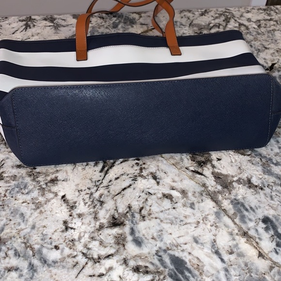 Michael Kors Large Large Navy Striped Tote - Picture 4 of 10